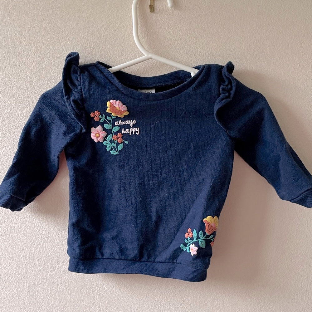 Adorable sweatshirt top